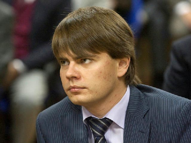 Депутат Госдумы обвинил Смольный в отсутствии контроля по работе профильных ведомств по уборке