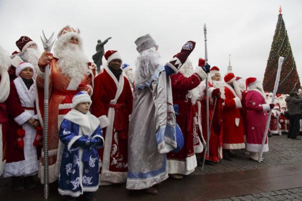 Русский Дед Мороз против Санты: кто быстрее покажет марафон в Петербурге
