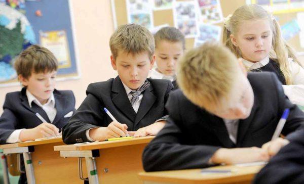 Барнаульские педагоги пытаются бросить на произвол судьбы своих учеников