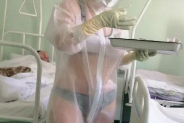 Медсестра из Тулы привлекла внимание к труду медиков, явившись на работу в бикини