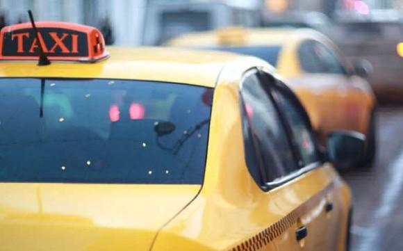 Петербуржцы заплатят за принудительное перекрашивание такси
