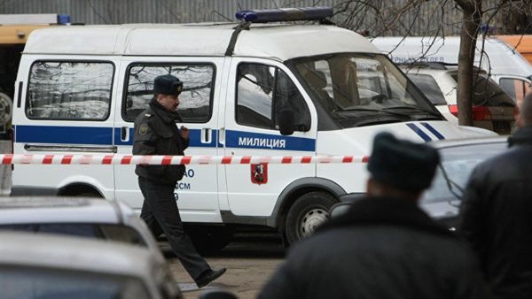 Лже-минер из Москвы обнаружил муляж взрывчатки, которую сам же и подложил возле школы