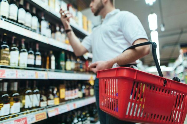 Ждет ли россиян лимит по продаже алкогольной продукции?