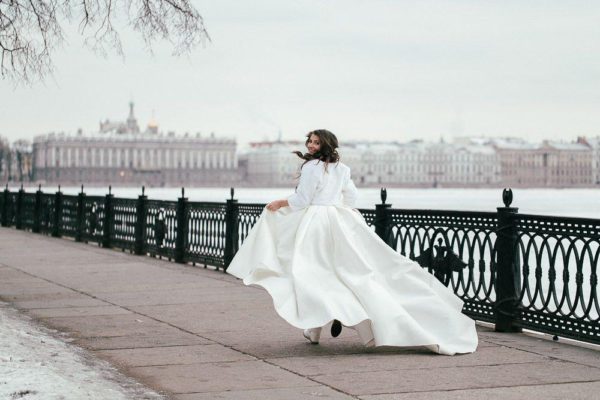 "Не свадьба и была": в Петербурге несостоявшаяся невеста выпала из окна