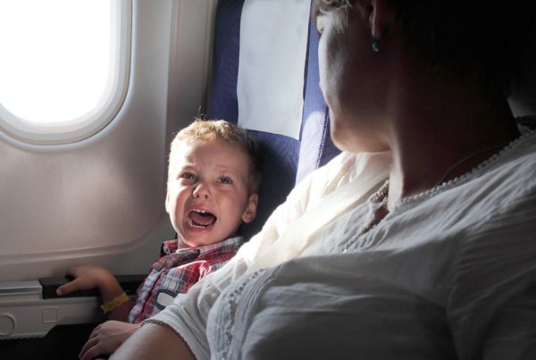 Россияне оценили скандал на борту самолета с участием ребенка