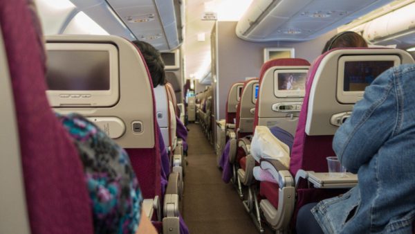 «Шальная императрица»: рейс Москва - Сочи был омрачен неподобающим поведением пассажирки бизнес-класса