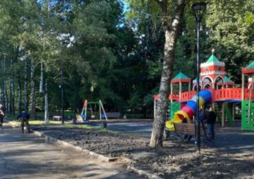 В Левобережном районе строители ЖК  "Фестиваль Парк 2" благоустраивают Березовую аллею