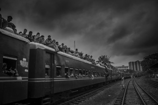 Россияне высказались о «чартерных» поездах трудовых мигрантов