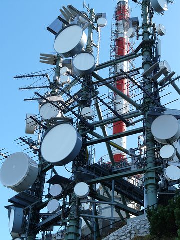 ЗакС настаивает на запрете установки вышек сотовой связи