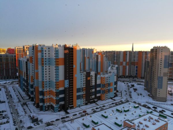 Петербург вне ТОП-70 регионов по средней площади квартир, но в ТОП-2 по цене