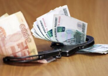 В Челябинске посадили экс-завкафедрой ВУЗа за взятки на 1,7 млн. рублей