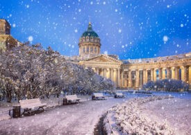 Снежные завалы приведут к задержкам экстренных служб по пути к жителям Петербурга