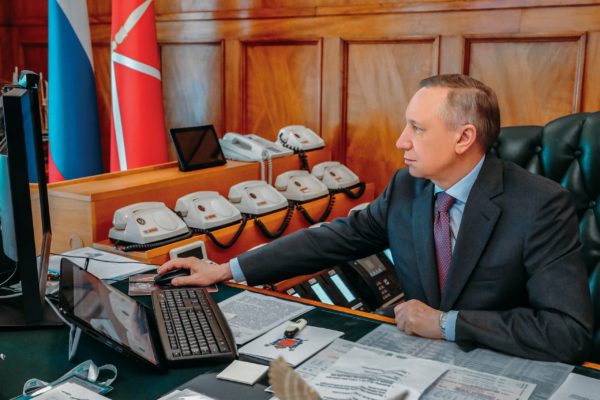 «Беглов, не позорь отца-героя»: жители Петербурга призвали губернатора достойно сложить полномочия