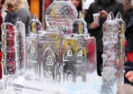 Семья из Сочи получила главную награду конкурса ледовой скульптуры