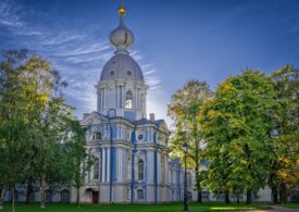 Смольный собор в Петербурге отреставрируют к маю