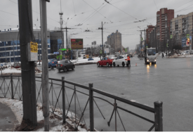 Страховщик дала совет попавшим в ДТП на скользкой дороге петербуржцам