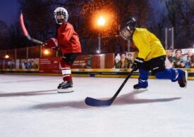 Фестиваль детского дворового хоккея прошёл в Гатчине