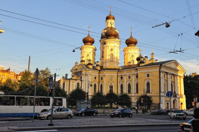 Религиозные организации Петербурга начали сбор гумпомощи беженцам Донбасса