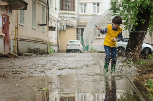 Нерабочие ливневки превратили улицы Тольятти в море