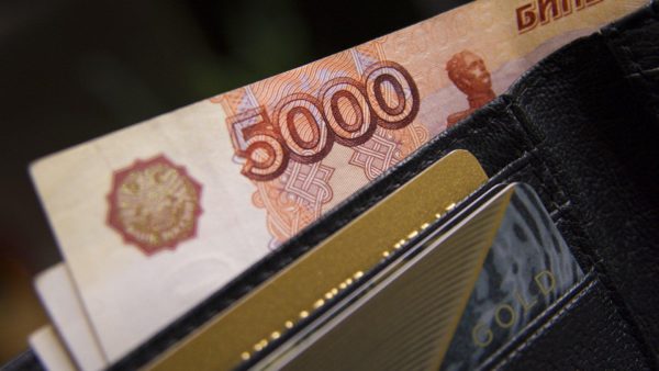 Россияне обсуждают мораторий на списание соцвыплат за долги