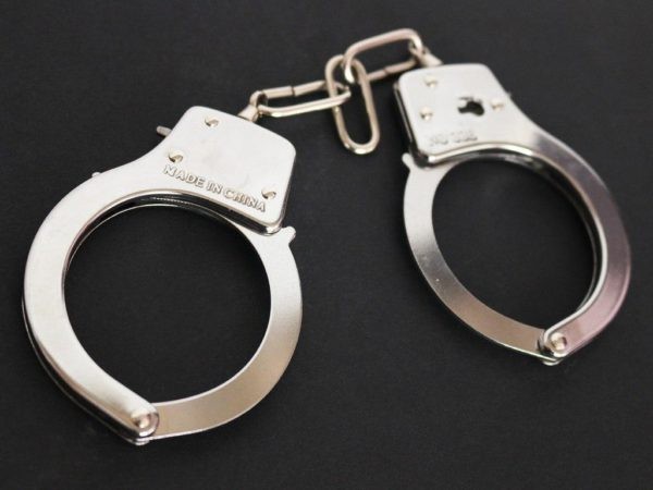 Полиция задержала жителя Иркутска, угрожавшего детям топором