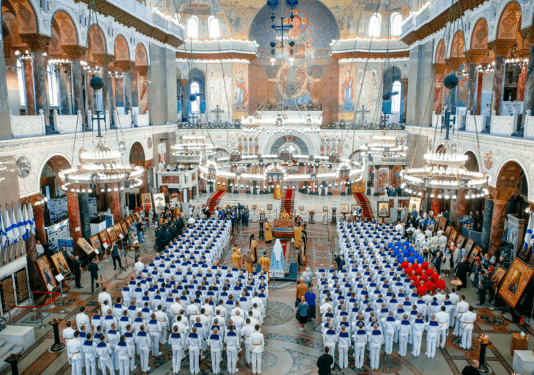 В кронштадтском Никольском морском соборе прошло богослужение ко Дню ВМФ
