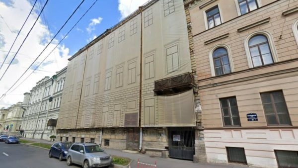 Градозащитники указали на незаконный снос флигелей включенного в список ОКН особняка Салтыковой