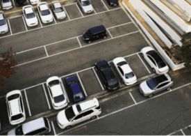 Петербуржцы начали оформлять парковочные разрешения для новой зоны