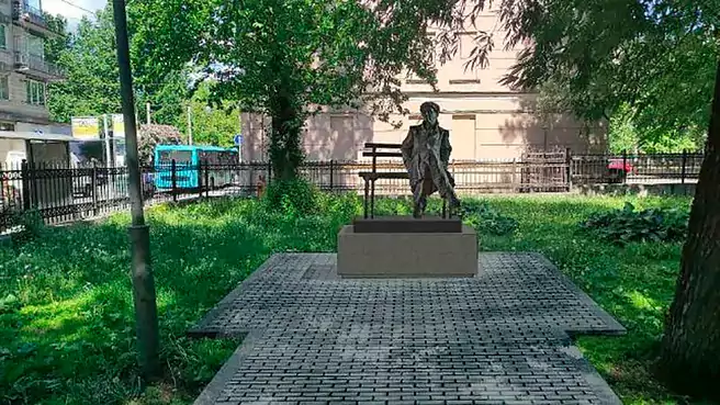 В Матвеевском саду Петербурга  установят памятник драматургу Володину
