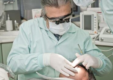 Стоматолог-мошенник Алексей Шрамко лишил пациентов в Петербурге зубов и денег