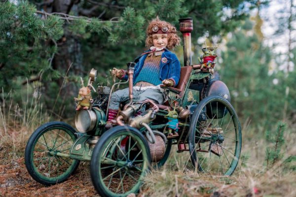 Древомобиль, работающий на берёзовой коре, стал главным экспонатом на фестивале кукол в Архангельске
