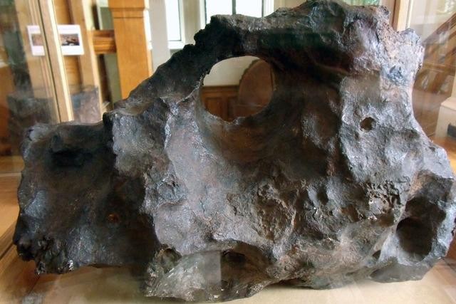 Уральские ученые ищут обломки крупного метеорита, замеченного над Сибирью