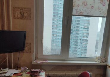 Московские врачи борются за жизнь дошкольницы, выпавшей из окна 11-го этажа