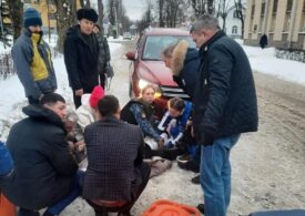 Зампрокурора Ленобласти, ставший очевидцем ДТП, спас подростка из-под автомобиля