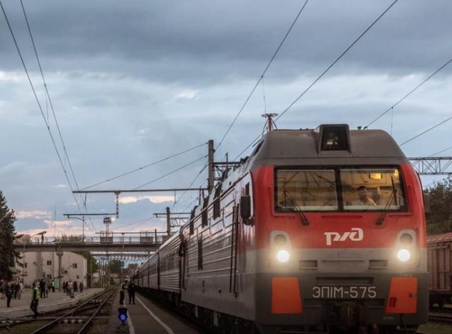 РЖД и «Почта России» запустили почтовый вагон из Петербурга в Калининград