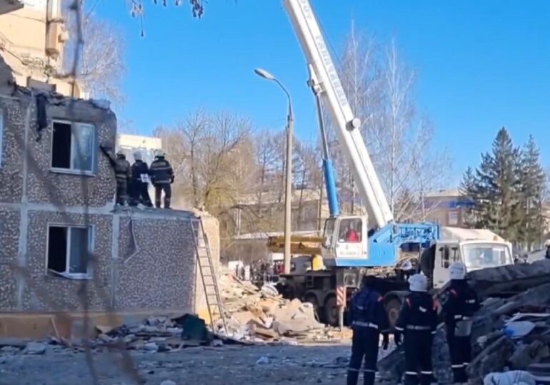Спасатели завершили разбор завалов в Ефремове после обрушения подъезда жилого дома