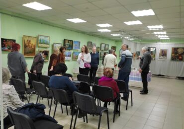 Выставка Товарищества гатчинских художников «Мир вокруг нас» открылась в Ленобласти
