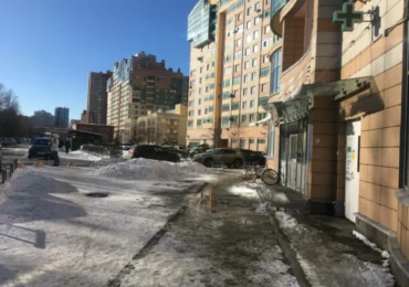 «Сплошной гололед»: петербуржцы возмущены уборкой города