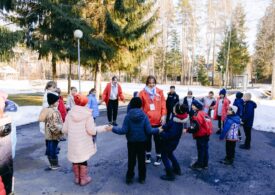 Оздоровительный лагерь «Маяк» в Вырице встретил детей из Енакиева
