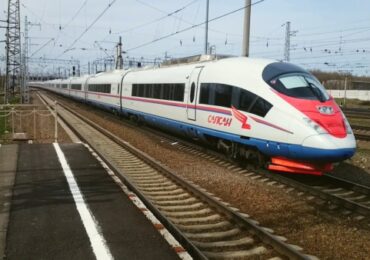 «Сапсан» не заметил потери бойца: компания Siemens отказалась обслуживать скоростные поезда в России, но они продолжают работать