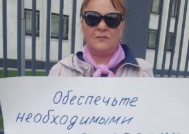 Россиянка вышла на одиночный пикет к зданию Минобороны в поддержку ЧВК «Вагнер»