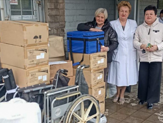 Логистический центр по распределению гуманитарной помощи работает в Донбассе