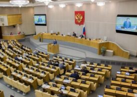 Депутат Хамзаев предложил перевести чиновников на российскую канцелярию и мебель