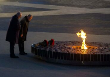 Президент РФ Владимир Путин открыл Мемориал памяти жертв геноцида в Ленобласти 