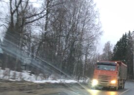 Петербуржцы бьют тревогу из-за незаконного трафика песковозов на Приморском шоссе