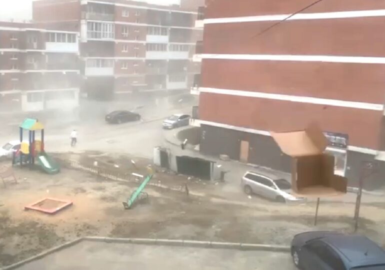 Жители Иркутска обеспокоены пыльной бурей, которая накрыла город