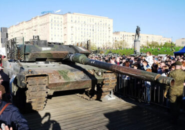 Выставка трофейной техники НАТО в Москве привлекла десятки тысяч человек