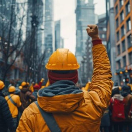 работников